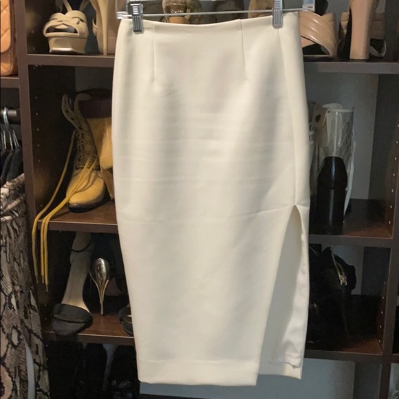 INTERMIX Dresses & Skirts - Ivory skirt w/ spilt